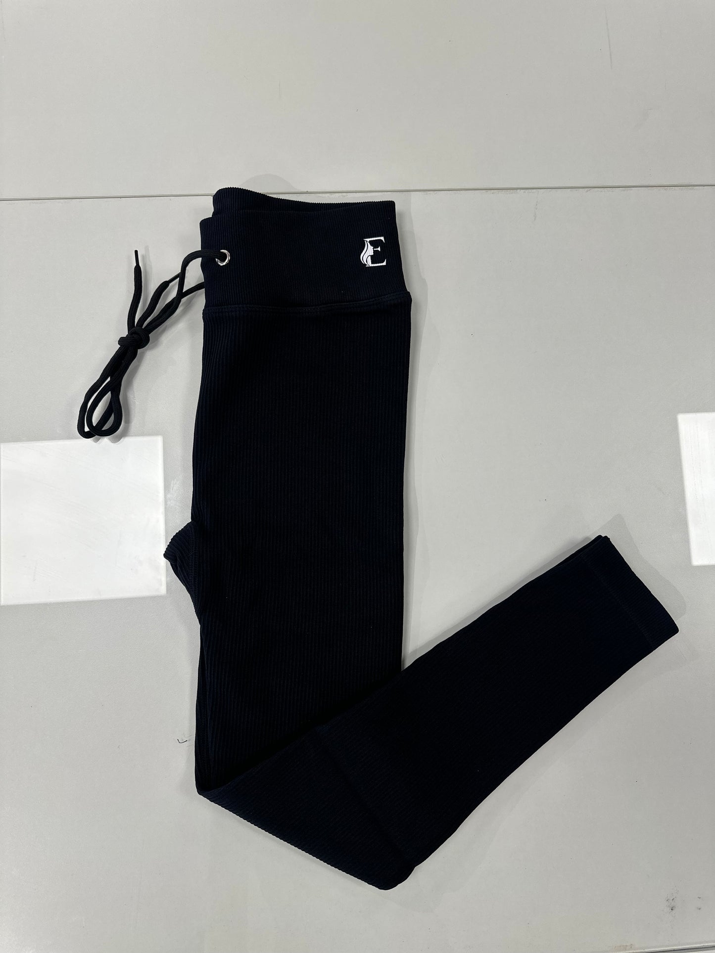 Legging com cordinha - Preto By Exclusiva - L
