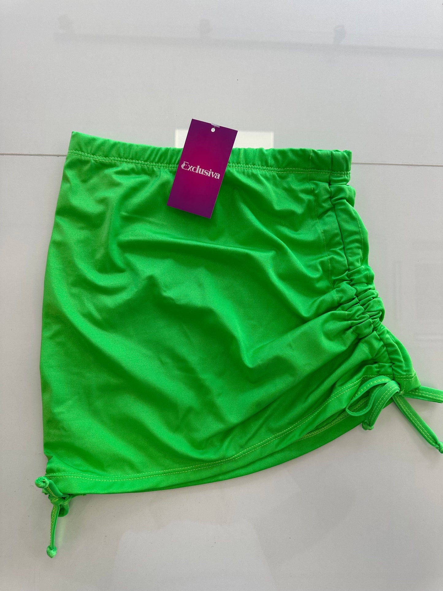 Saída De Praia Saia Curta Franzida nas laterais P