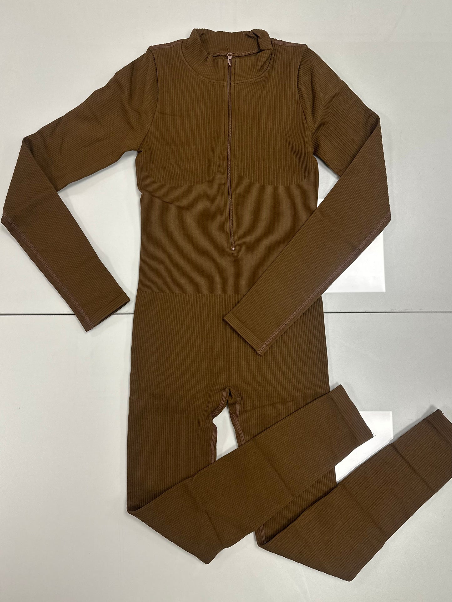 Macacão manga longo marrom by exclusiva G