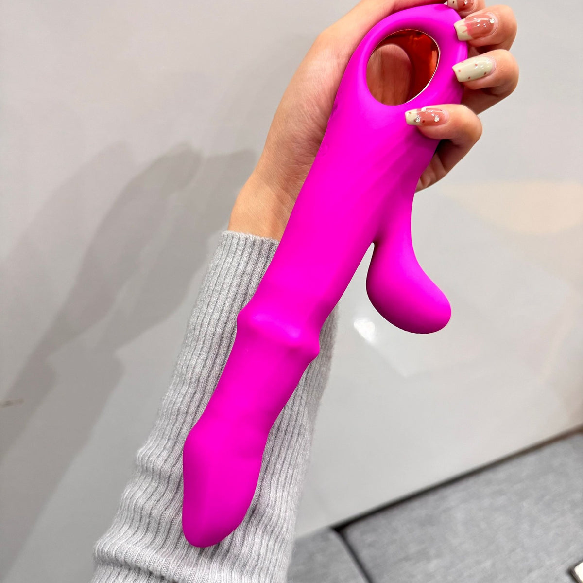 Vibrador para ponto G, com função de impulso