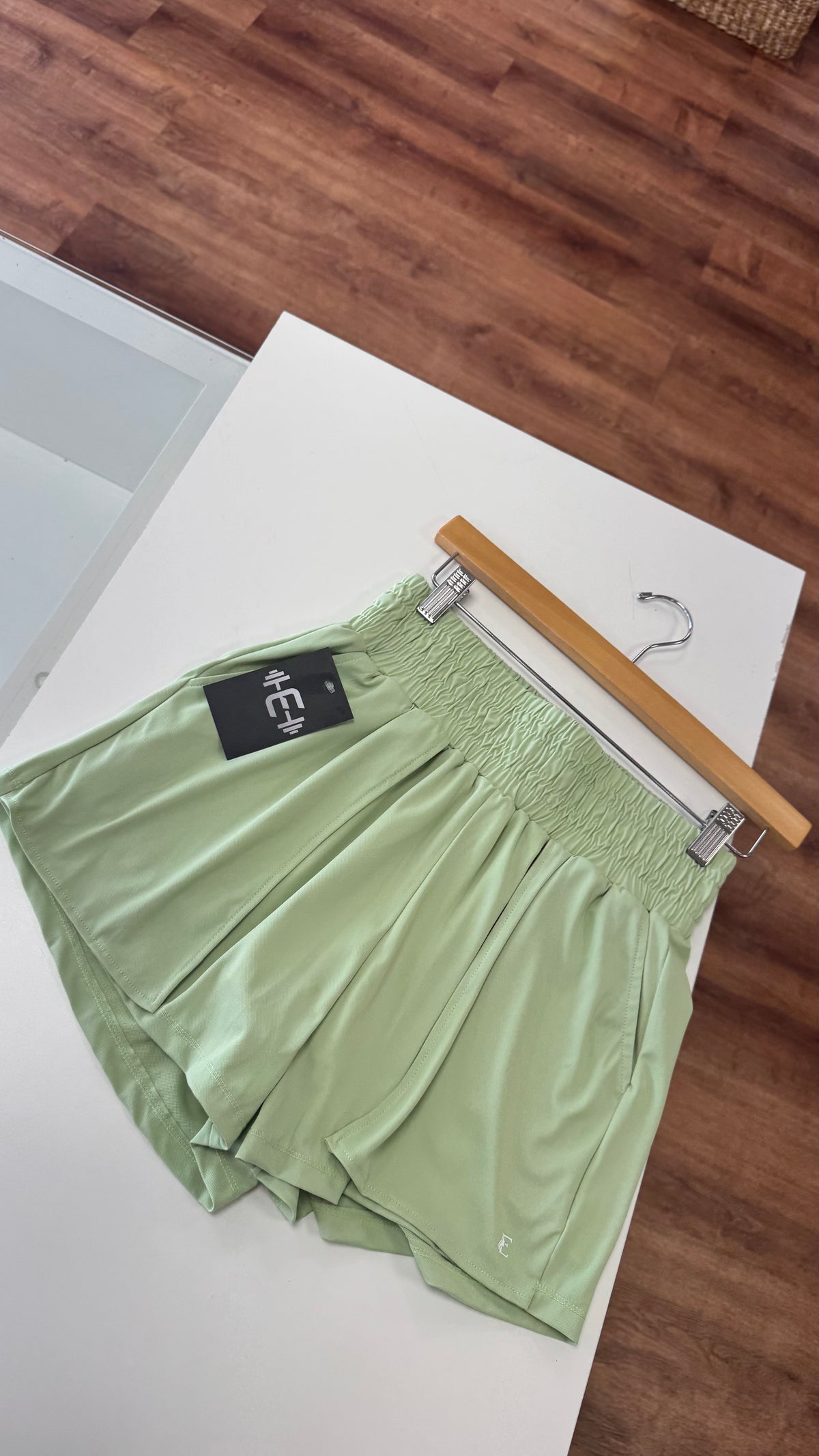 Short saia com sobreposição Fitness Verde Pistache - P