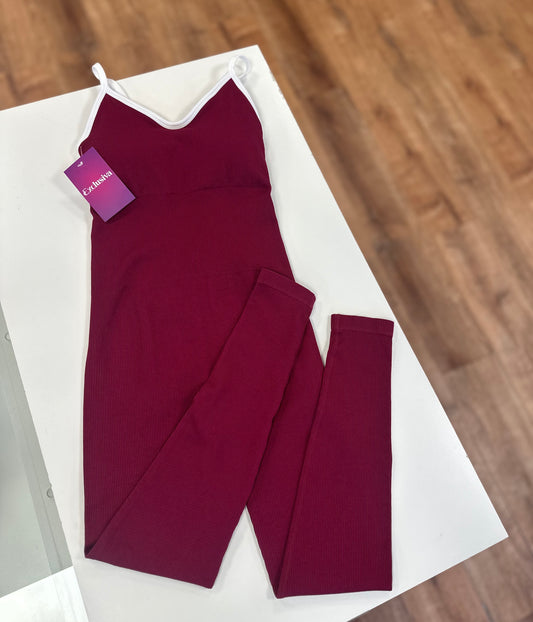 Macacão Fitness by Exclusiva com detalhe nas costas  Vinho  -P