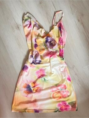 Mini vestido floral praia - P