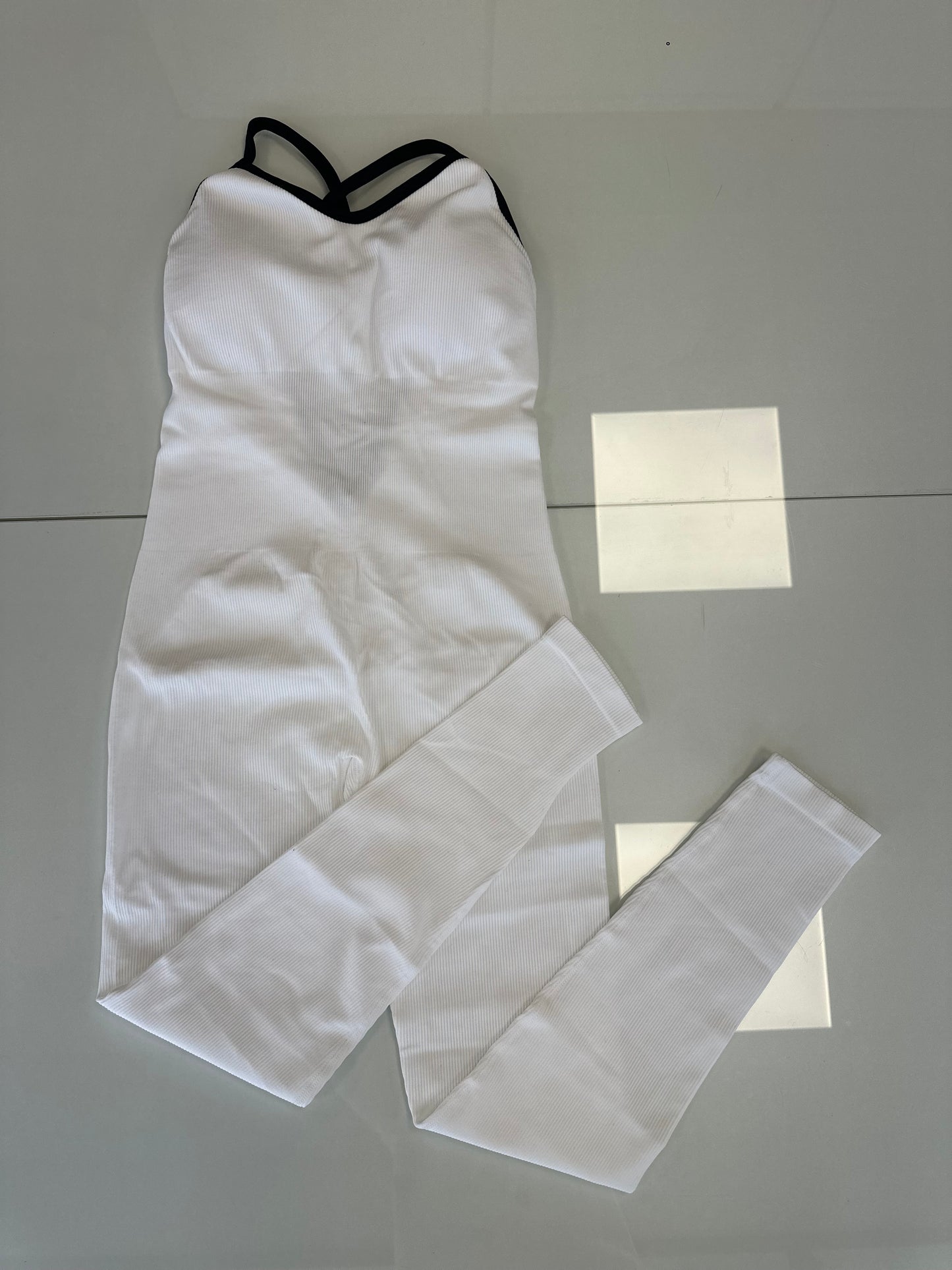 Macacão Fitness by Exclusiva com detalhe nas costas BRANCO- M