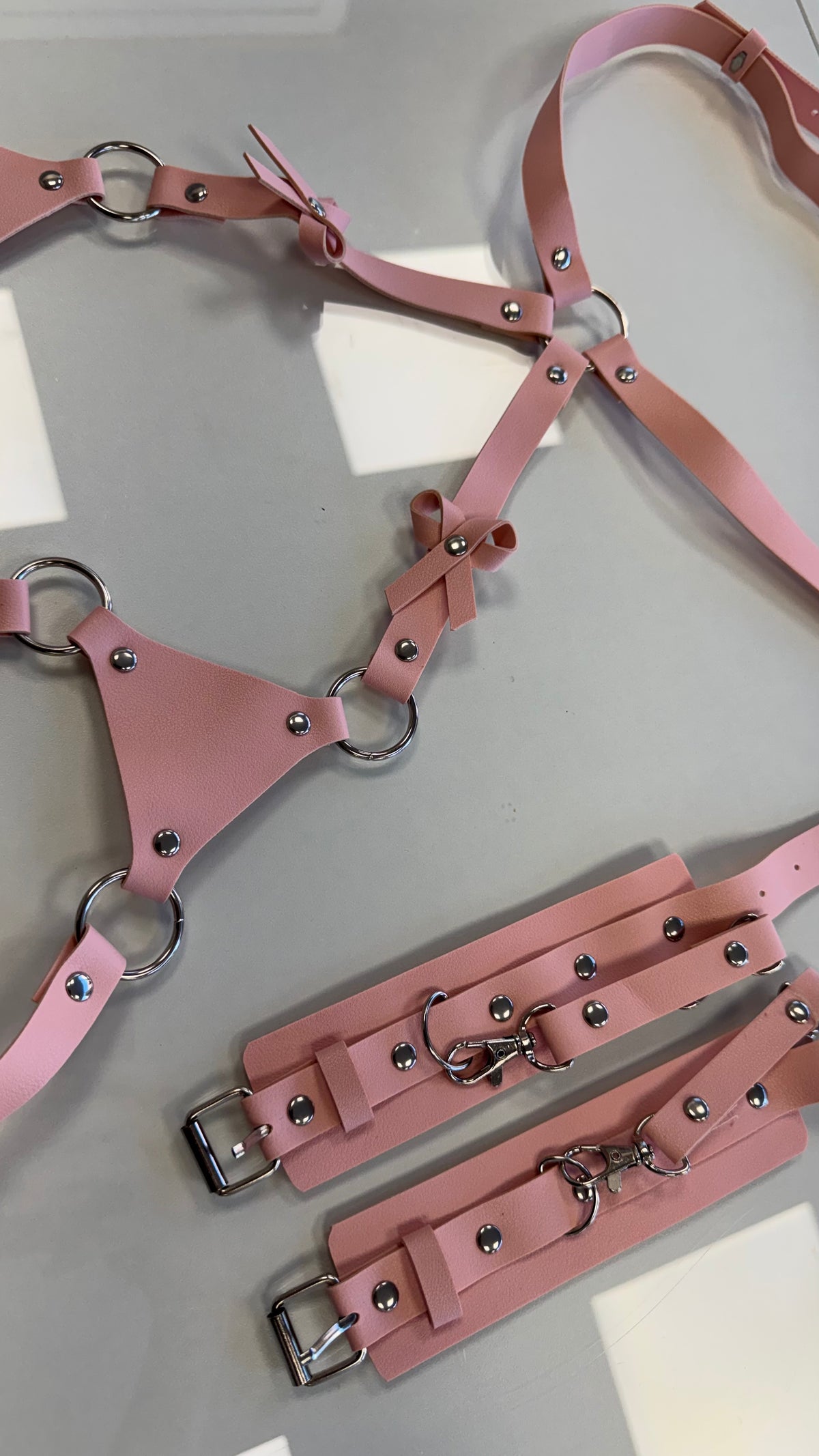 conjunto de arnês rosa