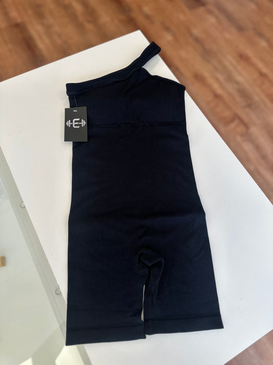 Macacão Fitness Curto by Exclusiva um ombro só Preto - M
