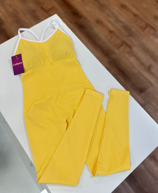 Macacão Fitness by Exclusiva com detalhe nas costas Amarelo  -P