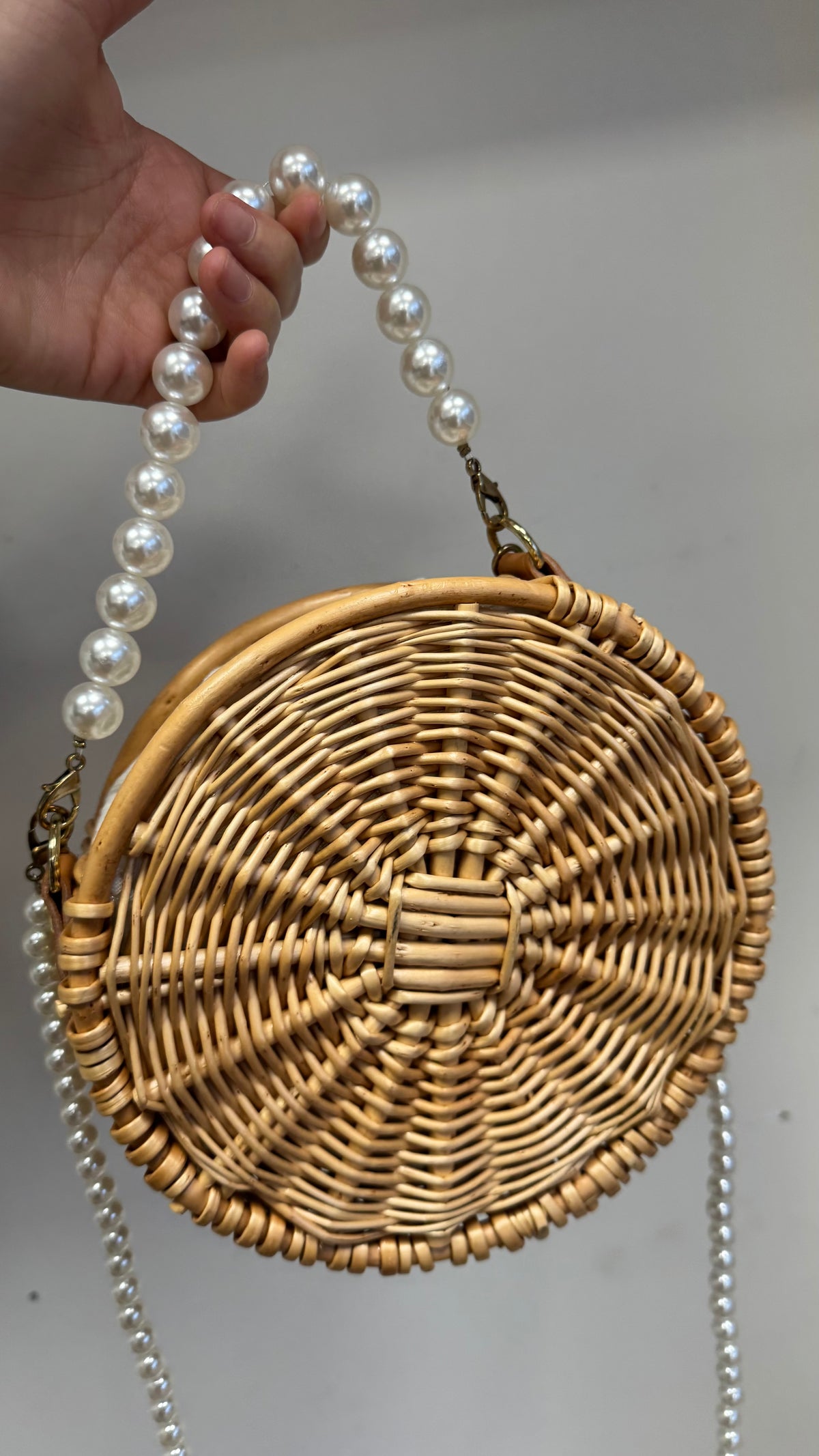 Bolsa beach com alças de pérolas